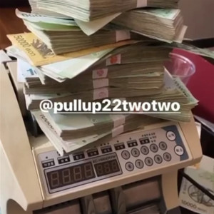 Dengarkan In It lagu dari PULL UP 22 dengan lirik