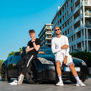 ดาวน์โหลดและฟังเพลง Üres A Pohár (feat. ercsé) พร้อมเนื้อเพลงจาก Jauri