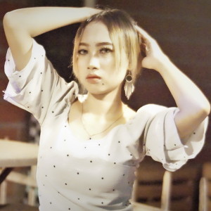 Listen to Nong Endi song with lyrics from Nisa Farisa