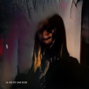 收聽Ary的La Vie Est Une Rose歌詞歌曲