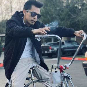 ดาวน์โหลดและฟังเพลง Fumar Y Volar (Explicit) พร้อมเนื้อเพลงจาก EL MC LOBO