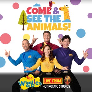 ดาวน์โหลดและฟังเพลง Here Comes A Bear (Live From Hot Potato Studios) พร้อมเนื้อเพลงจาก The Wiggles