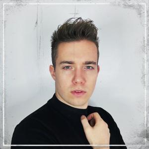 ดาวน์โหลดและฟังเพลง Cuz I Want You พร้อมเนื้อเพลงจาก Parker Matthews