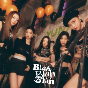 ดาวน์โหลดและฟังเพลง Blah Blah Blah พร้อมเนื้อเพลงจาก ITZY (있지)