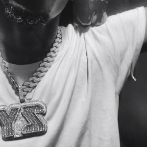 收聽Frxnzy的WHO I AM (Explicit)歌詞歌曲