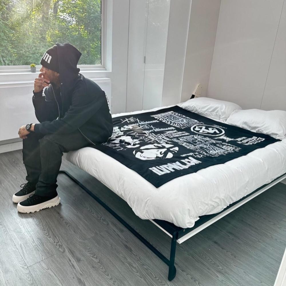 SOMEBODY GONE FEEL THIS (Explicit)