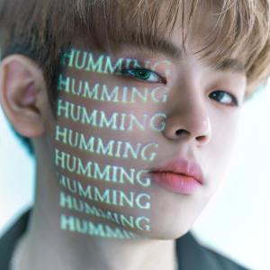 ดาวน์โหลดและฟังเพลง Humming (feat. RAVI) พร้อมเนื้อเพลงจาก GREE