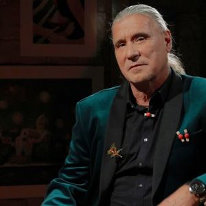 Listen to Za ovaj Božić song with lyrics from Goran Karan