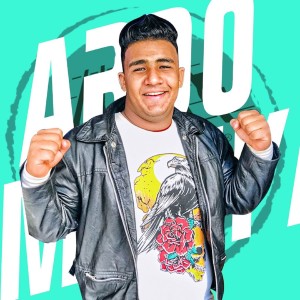 Listen to لي لما ببكي بتضحكو song with lyrics from Abdo Mazzika
