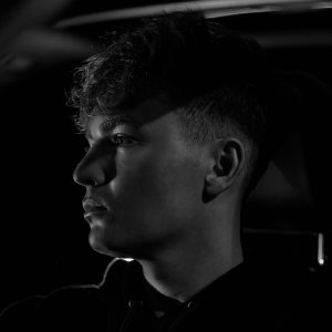 Listen to Пообіцяй song with lyrics from Krizz