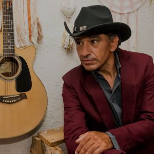 Listen to Antes de volver a casa song with lyrics from Los Vaqueros