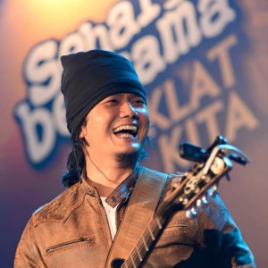 ดาวน์โหลดและฟังเพลง Orkes Dados พร้อมเนื้อเพลงจาก Budi Cilok