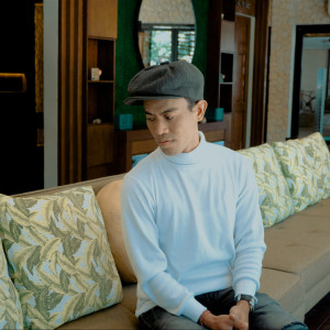 Listen to Butuh Kehangatan song with lyrics from Chirut Ardika