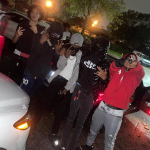 收聽RRRyimmy的Head First (Explicit)歌詞歌曲