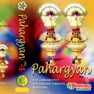 收听Tantinah的Ktw. GAMBUH Sl.M ( Upacara bubak kawah )歌词歌曲