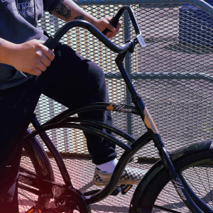 ดาวน์โหลดและฟังเพลง Call me (Explicit) พร้อมเนื้อเพลงจาก Reybones