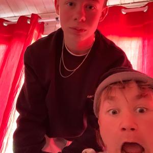 收聽oscarbigmoney的2muchswag (Explicit)歌詞歌曲