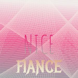 收听Maie Blon的Into Retailing歌词歌曲