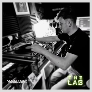 ดาวน์โหลดและฟังเพลง The Lab - Mazzini Remix พร้อมเนื้อเพลงจาก Dweller