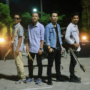 ดาวน์โหลดและฟังเพลง Andai Saja พร้อมเนื้อเพลงจาก 7Nada