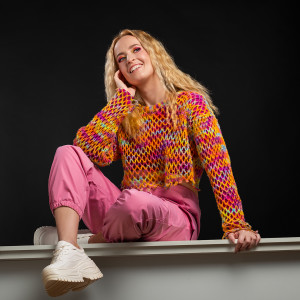 Listen to Blizu song with lyrics from Pia Katarina