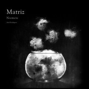 收聽Numen的Fantasmas歌詞歌曲