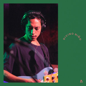 Dengarkan lagu Bad Luck (Audiotree Live Version) nyanyian Divino Niño dengan lirik