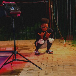 ดาวน์โหลดและฟังเพลง We're Divided (Explicit) พร้อมเนื้อเพลงจาก Zany K