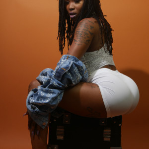 Listen to Gucci Louie Prada (Explicit) song with lyrics from RaveenWitDaDreads