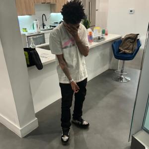 收聽Ebk pig的Maniac (Explicit)歌詞歌曲