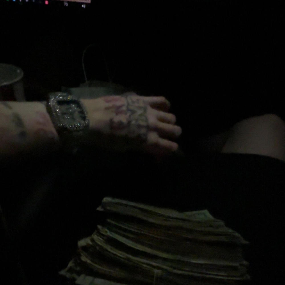 Chase that skank (Explicit)