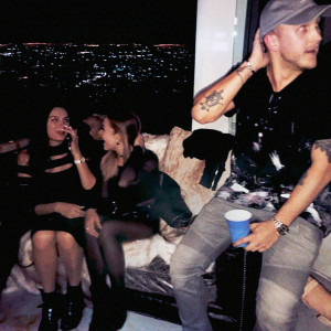 default playlist img