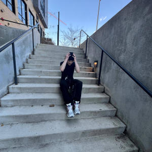 收聽Keeb的EBNB歌詞歌曲