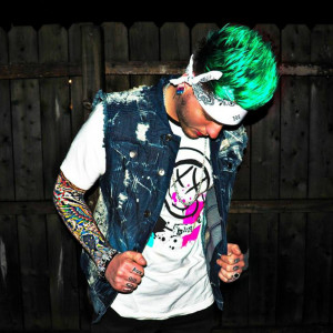 Listen to Solo Dolo (Explicit) song with lyrics from Speed Gang