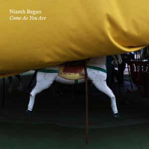 ดาวน์โหลดและฟังเพลง Mortgage พร้อมเนื้อเพลงจาก Niamh Regan