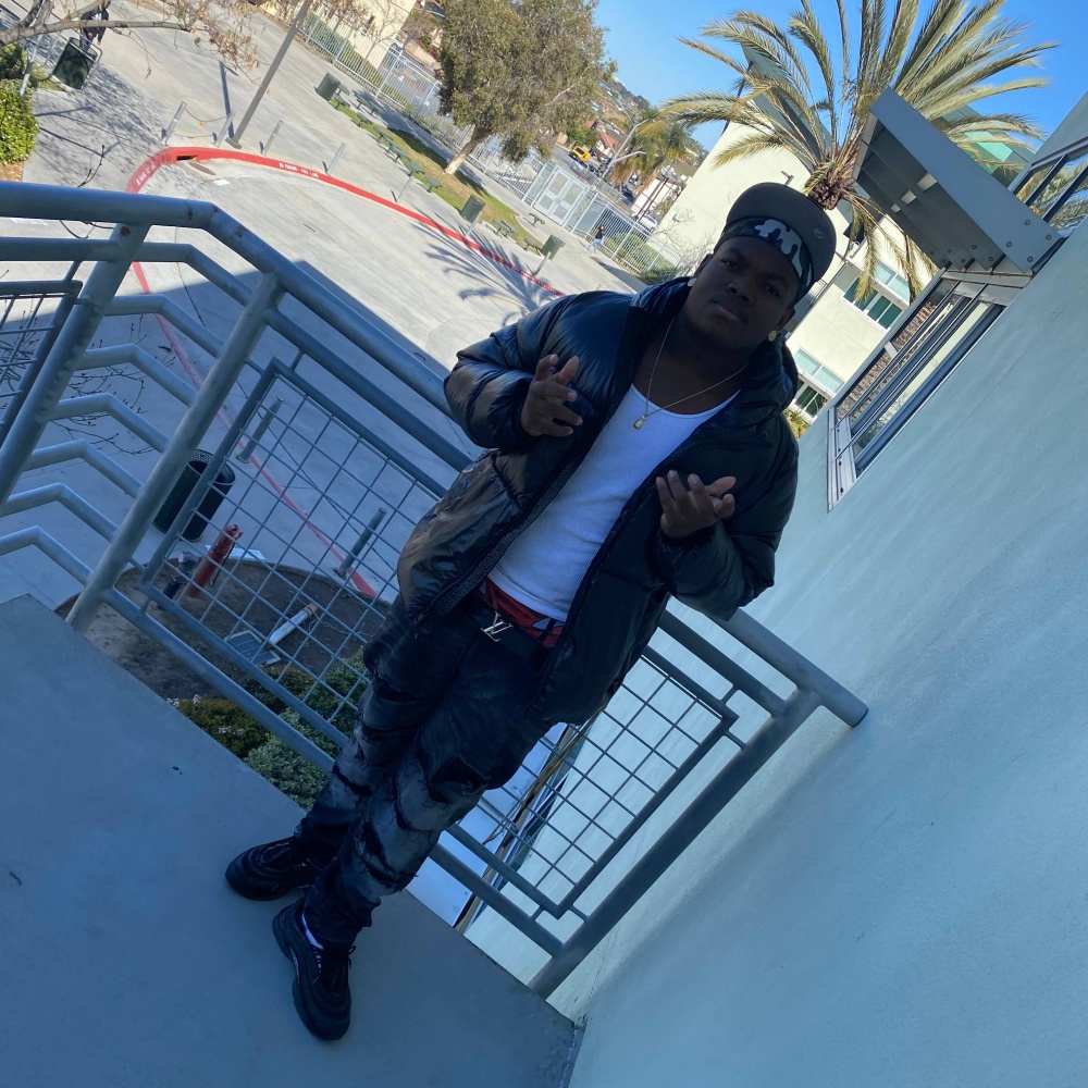 Politicks (feat. NotSoFamousRj & PayyMontez) (Explicit)