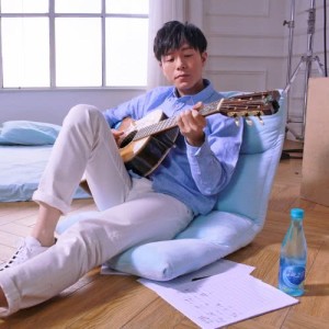 Dengarkan 陽光地中海 (海之言品牌歌曲) lagu dari William Wei dengan lirik