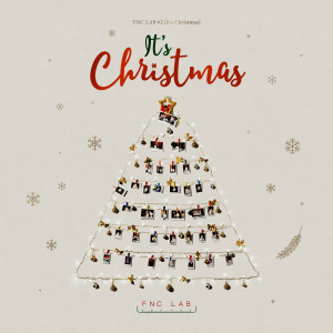 Dengarkan lagu It's Christmas nyanyian 에프엔씨 아티스트 dengan lirik