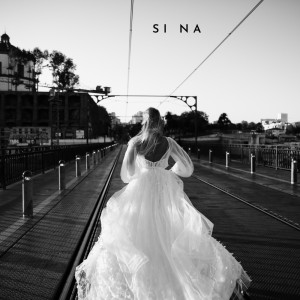 Album SI NA (BBVA Piano Version) from Elvana Gjata