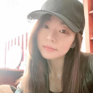 Listen to 你终究成了我的回忆（女版） (伴奏) song with lyrics from 醉儿
