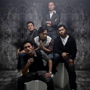 收聽Mirwana的Esok Menanti歌詞歌曲