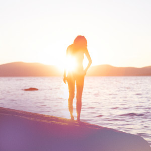 ดาวน์โหลดและฟังเพลง Helpless พร้อมเนื้อเพลงจาก Rhye