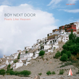 Dengarkan Love You lagu dari Boy Next Door dengan lirik