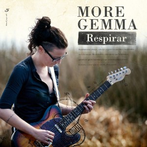 Listen to A la luz song with lyrics from More Gemma