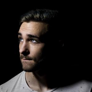 Listen to Alma (Explicit) song with lyrics from Andrés García