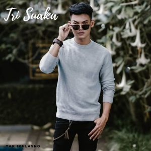 ดาวน์โหลดและฟังเพลง Tak Ikhlasno พร้อมเนื้อเพลงจาก Tri Suaka