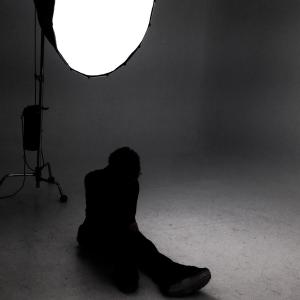 收聽Meritt的COME TRU歌詞歌曲
