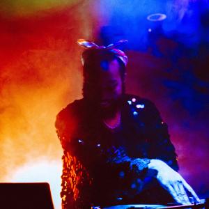 ดาวน์โหลดและฟังเพลง Take It or Leave It พร้อมเนื้อเพลงจาก Paul Chin