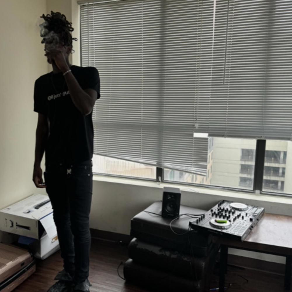 Tony Stark (feat. Slimeballchrissy & Beanieboyy) (Explicit)