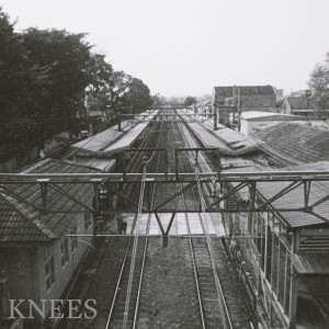 收听WLXN的Knees歌词歌曲